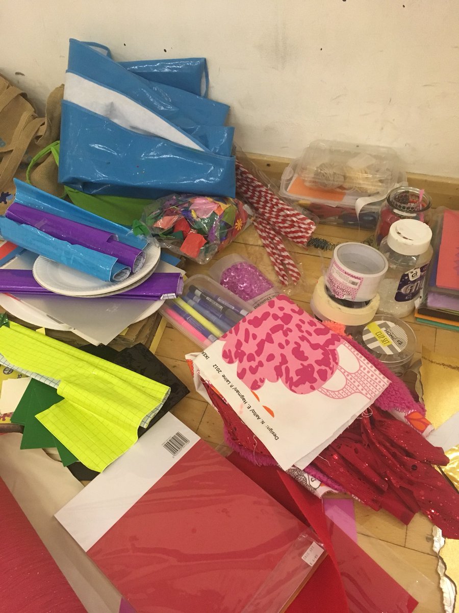 SarahADrama's tweet photo. Set designing at Junior Theatre today with @annaorton #PEEKCreate #Winterwarmer #showtime @PEEK_Project https://t.co/HqsoTmrDca
