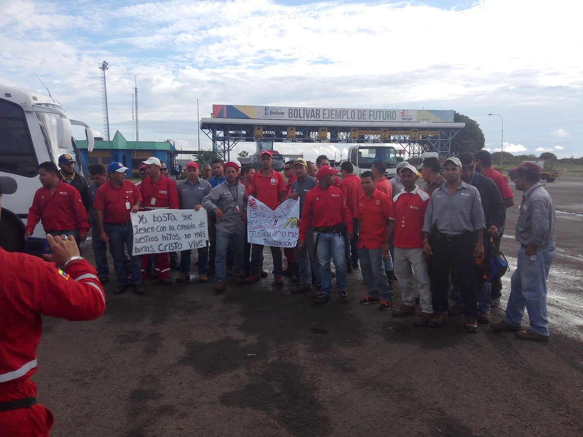 salcedols's tweet photo. @delpinoeulogio @pdvsawillrangel @CST_ICVT ICVT filial de PDVSA INDUSTRIAL. los trabajadores exigimos salario digno a la actividad petrolera q realizamos https://t.co/rFqyF519x0