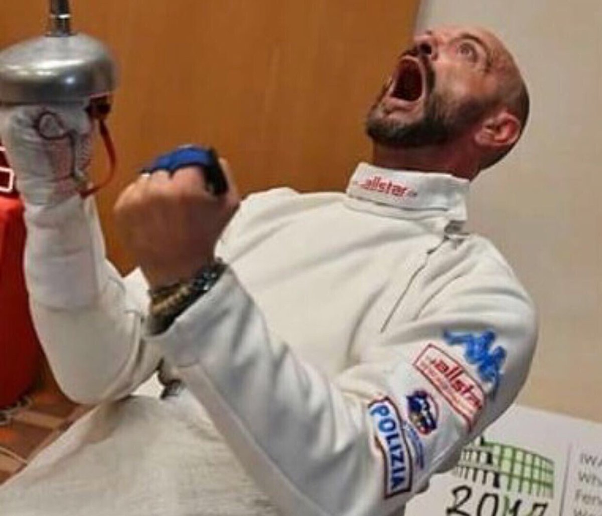 Un altro oro per la #Scherma paralimpica! <a href="/SarriAlessio/">alessio sarri</a> è Campione del mondo di sciabola, grandissimo!