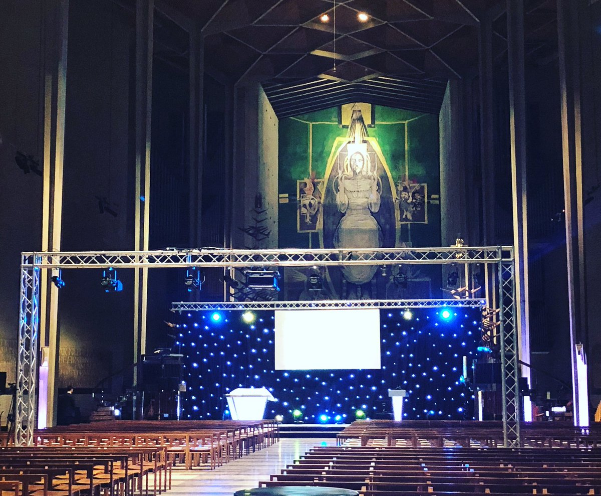 sophieEdafferns's tweet photo. @CovCathedral @962TouchFM @GeorgiaGagaa @deborahaustin29 @Dafferns @cwchamber #apprentice #awards 2017! https://t.co/r3becRULJe