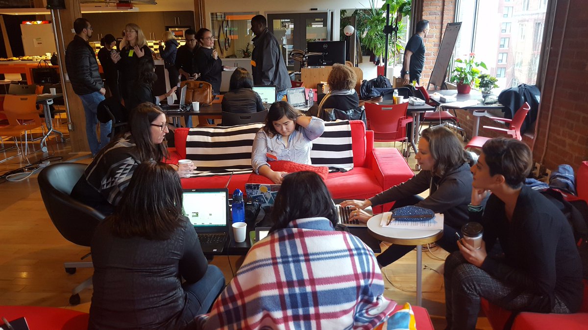 MCISLanguages's tweet photo. @lathamcis  sharing a story of #MigrahackTO:  https://t.co/HiDohhHAOl @WelcomeHomeTO @RSJnow @ischool_TO @eTrinaistic @zeekay_123 https://t.co/Hw1Y3No6Ce