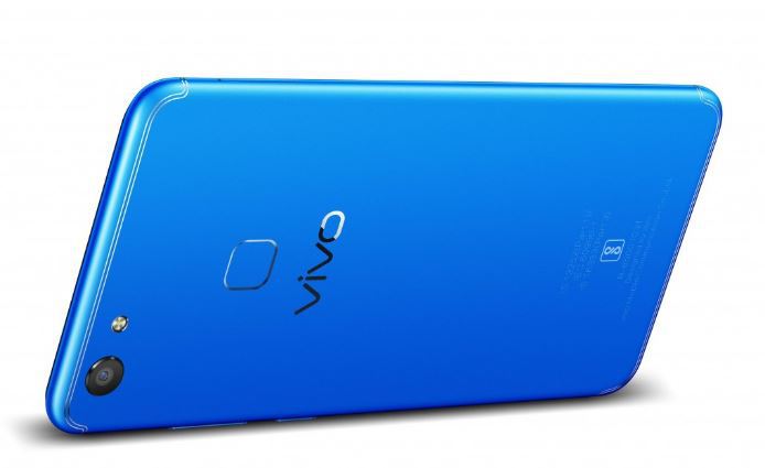 Gizchina's tweet photo. VIVO Announces Energetic Blue Version of VIVO V7+ #energeticblue #vivov7+ https://t.co/bc2FhbgajX https://t.co/685TQ8m741