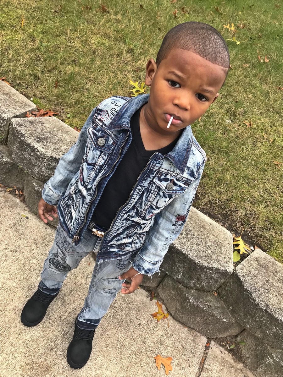DhaReal_LOLO's tweet photo. #PreTurnUp #BigPartySaturday Mommy Love You ๐คด๐ฝ VyโAle ๐ Outfit By : @jordancraigkids ๐ธ๐ช๐ฝ https://t.co/MUwrawqIor