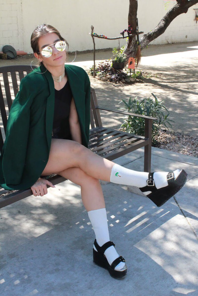 cityofthesunhmo's tweet image. Vol.2 
Ps/ @davianalb📸
.
#vanessarodelo  #teamcos #invierno2017 #streetwear #hermosillo #calcetas