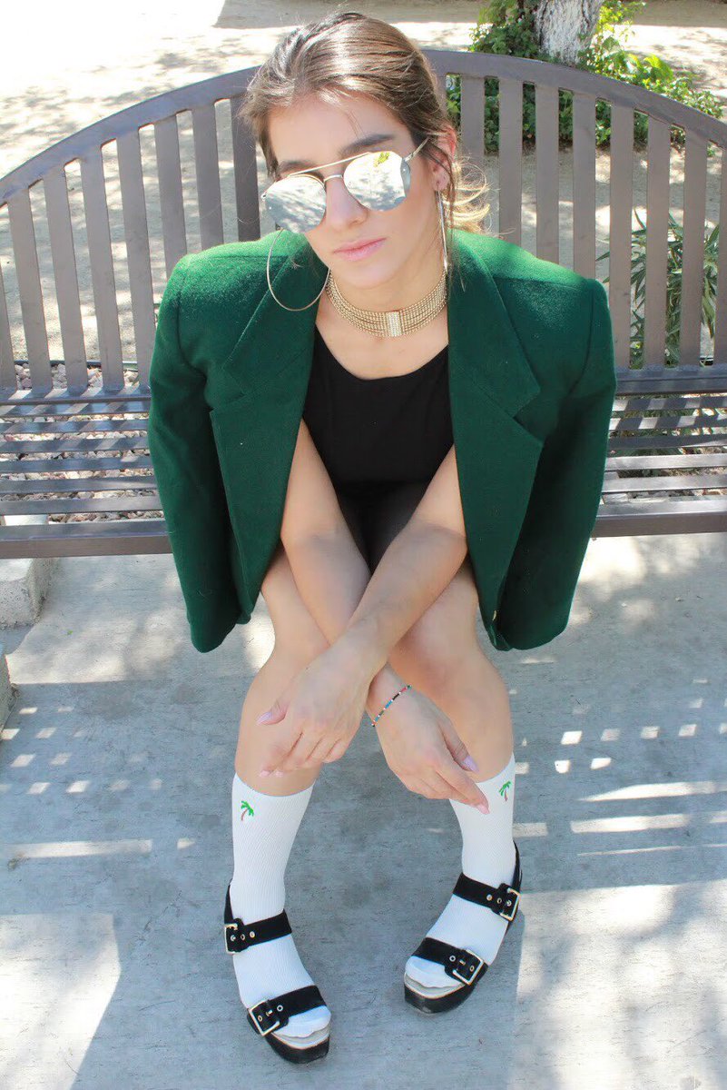 cityofthesunhmo's tweet image. Vol.2 
Ps/ @davianalb📸
.
#vanessarodelo  #teamcos #invierno2017 #streetwear #hermosillo #calcetas