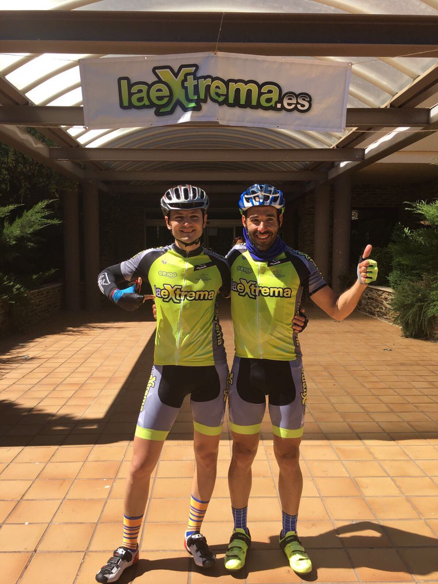 CharlieSpH's tweet photo. Fin de temporada ‘17
LaExtrema 🚴🏾⛰
@bierzotriman
Triatlón olímpico Castro Urdiales
@LCWMallorca (1’9km 🏊🏾/172km 🚴🏾/21km🏃🏾)
Es momento de analizar y valorar lo conseguido más allá de las propias marcas. Y descansar xa afrontar nuevos retos en 2018 
#NoNosPodránParar https://t.co/AUaSkacSPe