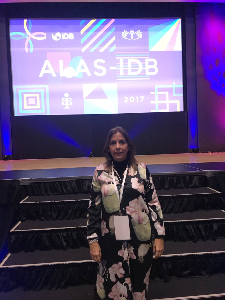 DianaPelaezP's tweet photo. Estar acá representando a mi cuidad y mi país... es un orgullo!
#ALASBID2017 esto es por los niños, las familias, la comunidad y la transformación que se está dando! https://t.co/U3Jtp6HiR5