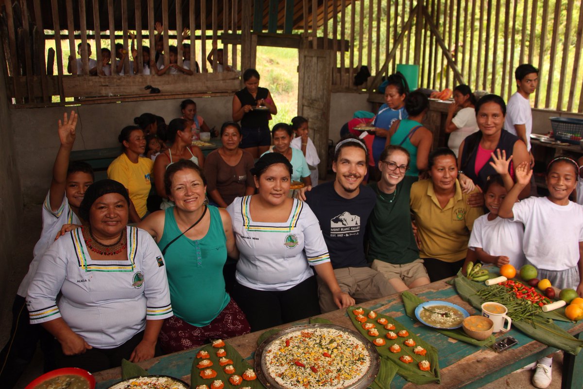 u_ikiam's tweet photo. Taller Alimentación de las Chagras Saludables, en el marco del proyecto comunidad alimentación y salud: las mujeres deciden lo que la familia come. Dirigido por la docente investigadora Gabriela Zurita, en donde se involucran 3 comunidades: #Pumayacu #Atacapi y #AltoTena https://t.co/cAy9jc5P9S