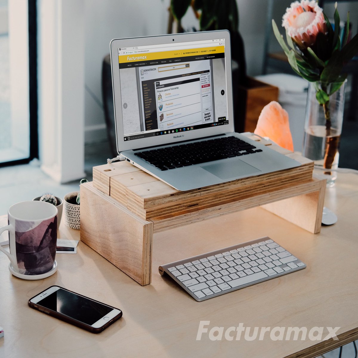 FacturamaxCom's tweet photo. #Facturamax es el mejor sistema de #facturaciónelectrónica de México. Cámbiate ya y administra tu negocio como una gran empresa. #CRM #RP https://t.co/MnInaoQ69u