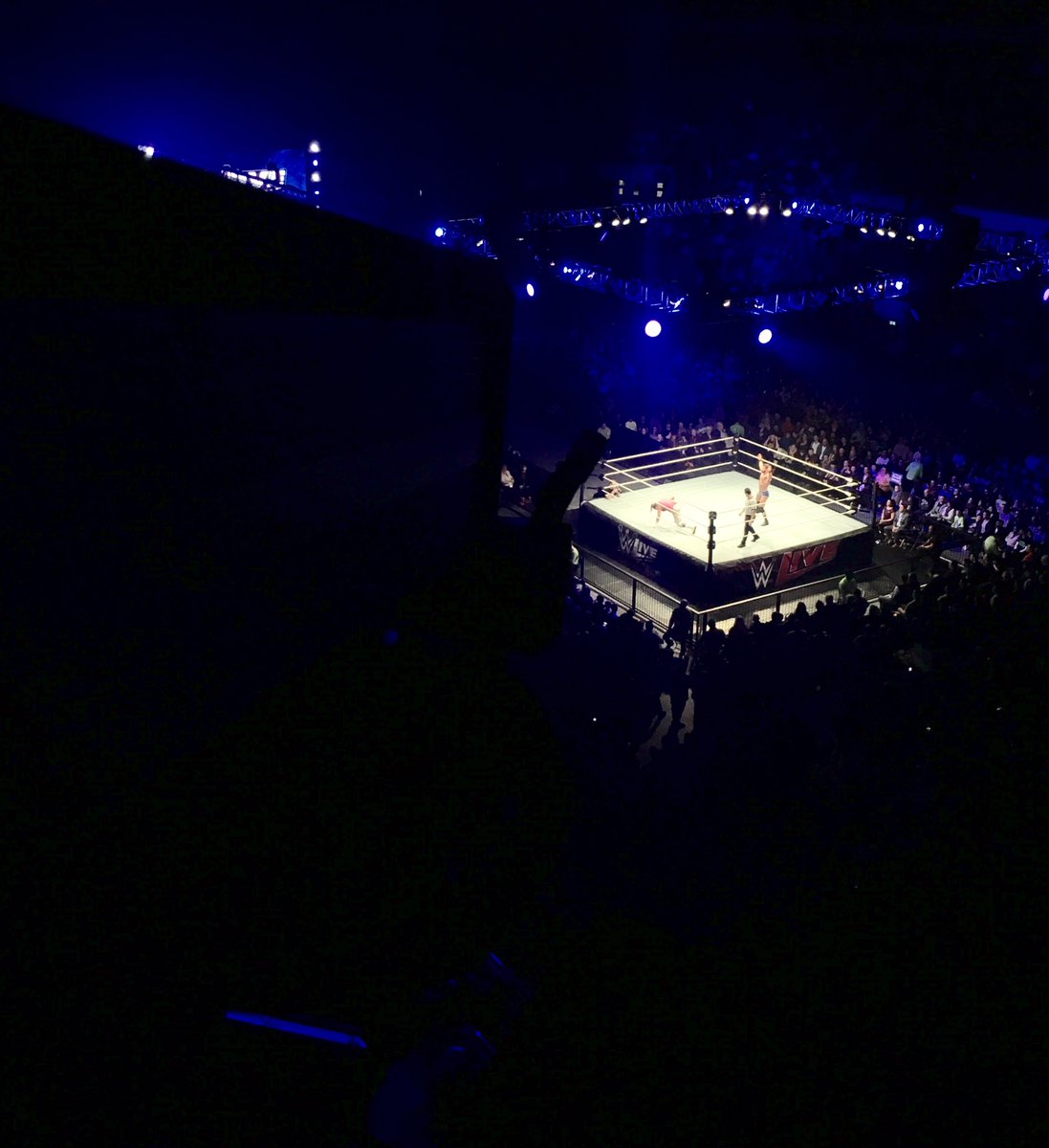 noiseboychris's tweet photo. Tonight's office #spotop #freelancecrew https://t.co/olZWOuaslZ