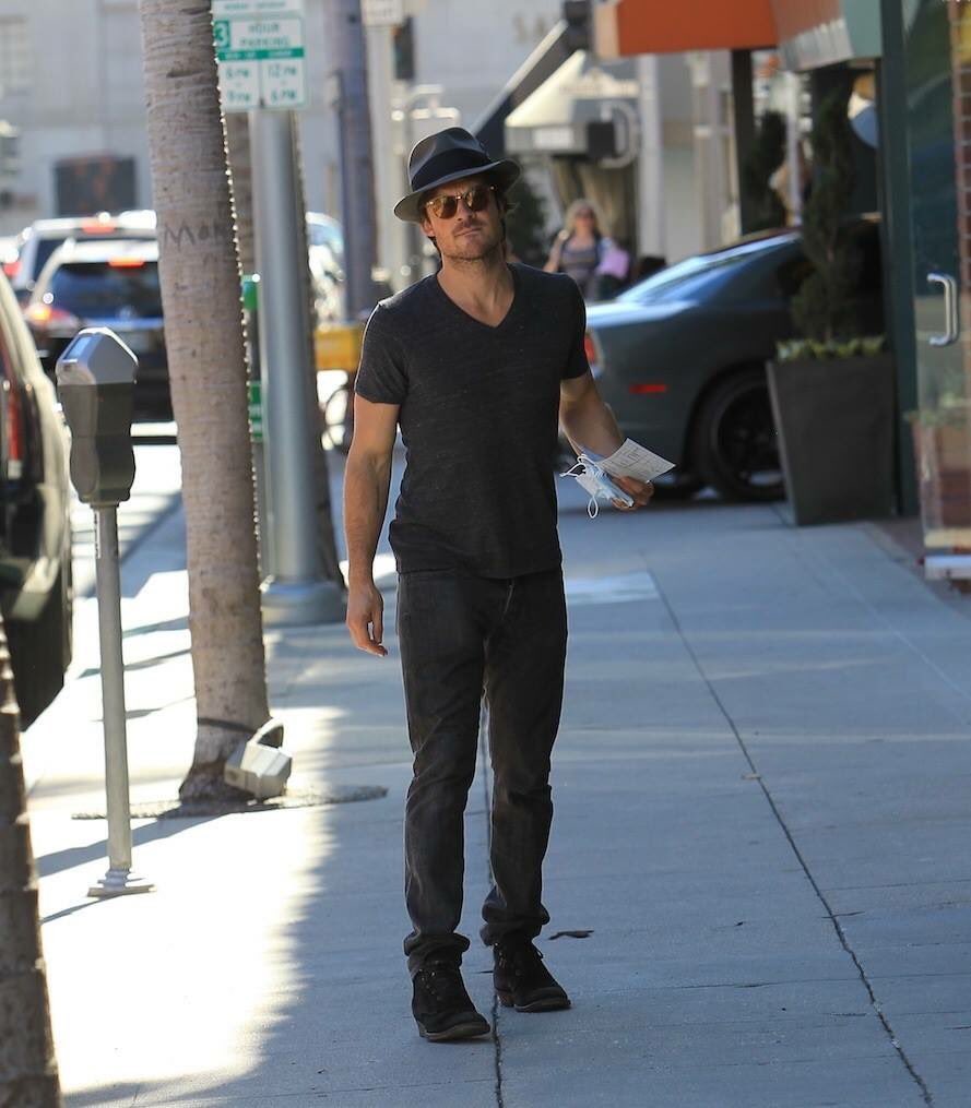 scottcruel's tweet photo. porra ian somerhalder não faz isso com a boca não porque eu não posso te dar uns bjo na boca loko https://t.co/zNeFryQRZ0