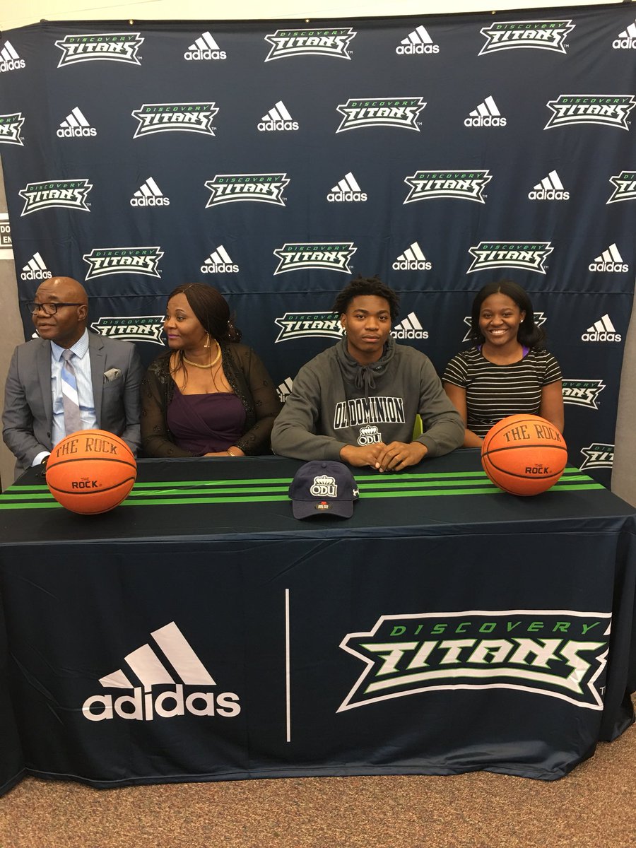 DiscoveryHighSchool tweet media