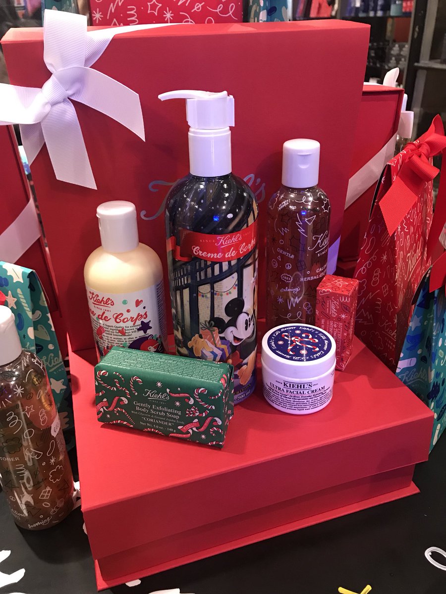 Gorgeous <a href="/KiehlsUK/">Robert Gazaway</a> goodies for Chrimbo!! #celebratewithkiehls #disneyxkiehls
