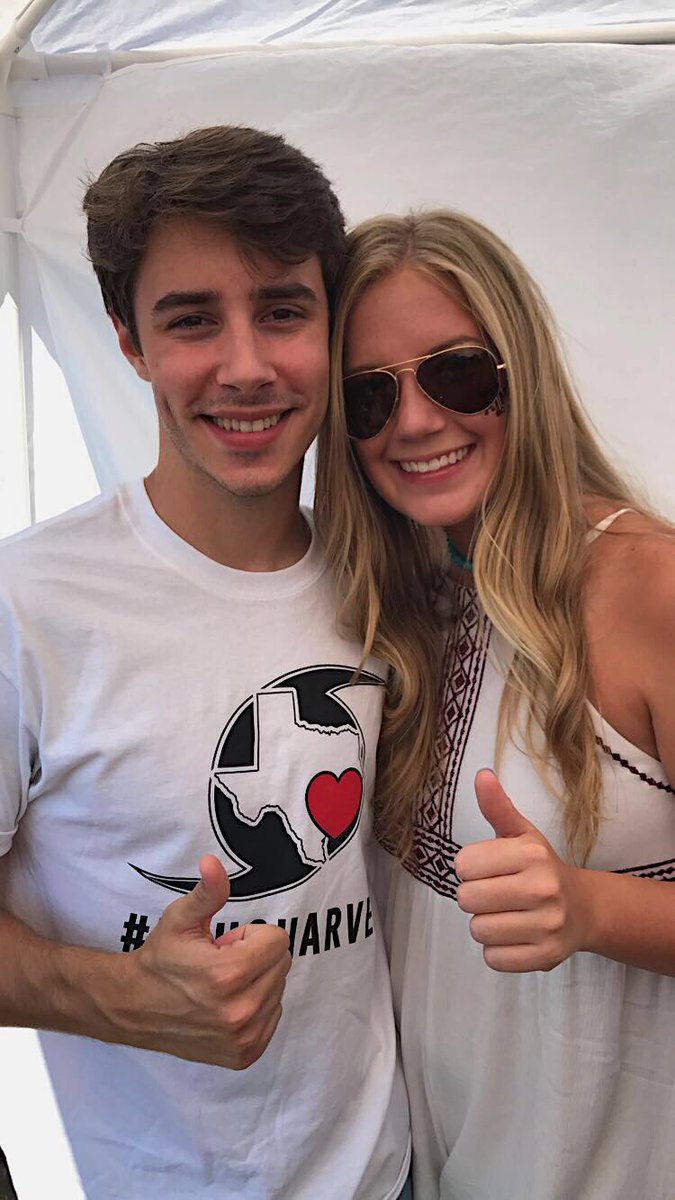 HannaBlayne23's tweet photo. happy happy birthday trev!!!! hope u have the best day, miss ya sm 😜 https://t.co/NGgUSpcfZ0