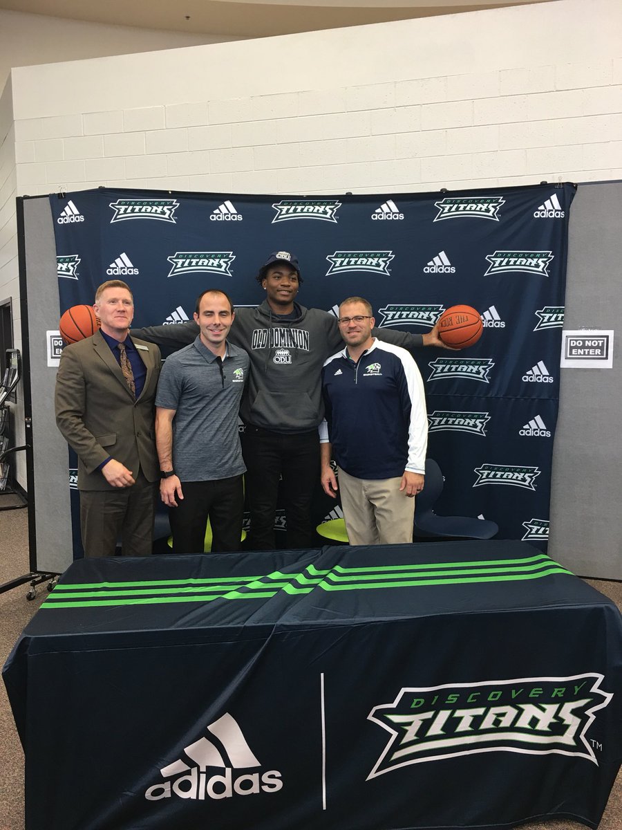 DiscoveryHighSchool tweet media