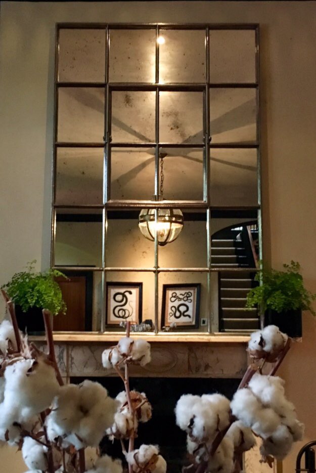 infoaldgatehome's tweet photo. Preserved beauty of English heritage with this interior window mirror ... 🏡
#windowmirror #aldgatehome #architecturalmirrors https://t.co/ZNOUkrnb8l