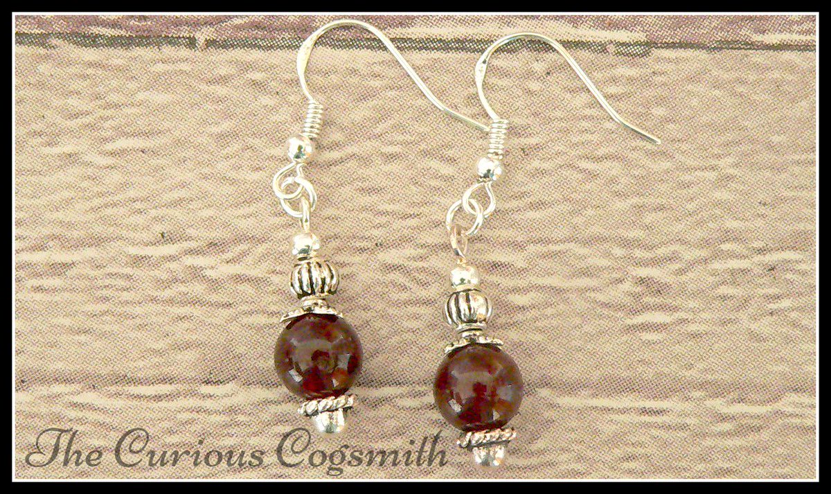 CuriousCogsmith's tweet photo. Garnet &amp; silver earrings, £9.95 in my Etsy shop https://t.co/CsIrOWtYuJ #handmadejewelry #handcrafted #steampunkmaker https://t.co/QcvKp4y7Ji
