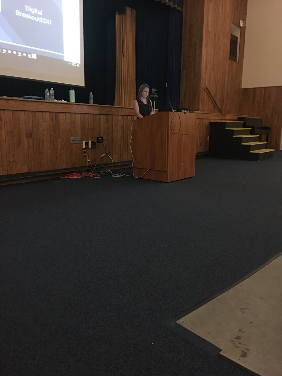 mrsdfregoe's tweet photo. @StephPlaisted is presenting with #kamipdf #GCSTechSummit #gcsdtechies #wearegouverneur https://t.co/K5w0zsXmKg