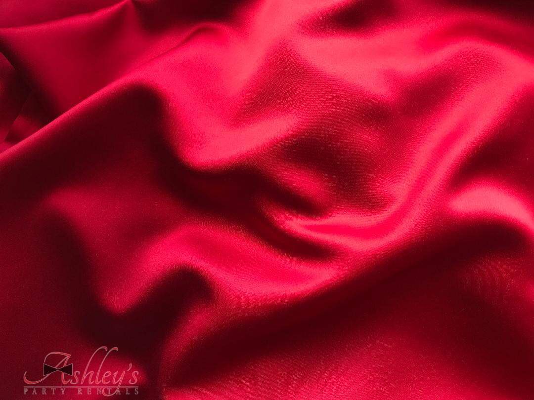 ⭐️Linen of the week⭐️
Our Lamour linen in Valentine Red perfect for the holiday season and your next holiday event🎄 Call and reserve today!