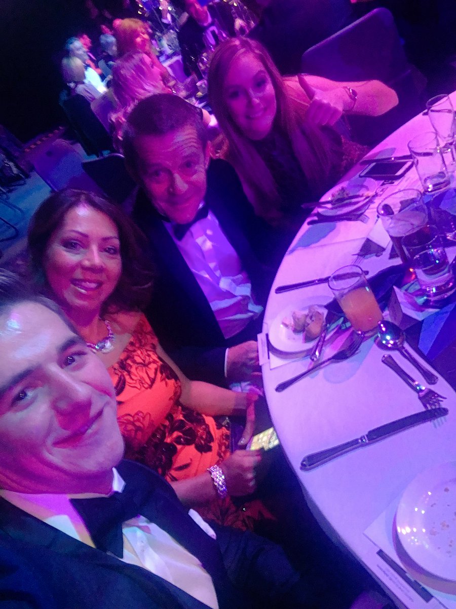 QuadzillaUK's tweet photo. Family selfie @FamilyBizAwards #QuadzillaQuads #FBA2017 https://t.co/WuPbR4vZP3