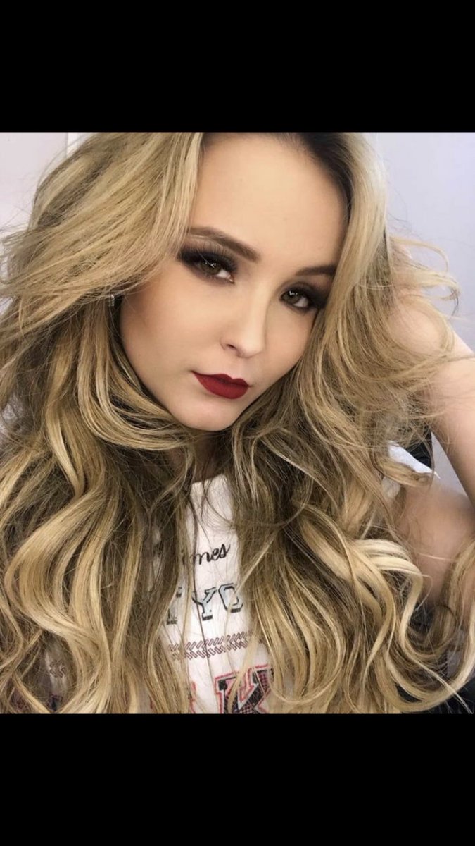 atilabrum12's tweet photo. Pessoal o meu amigo está fazendo uma brincadeira valendo prêmio supresa que ninguém sabe é um mini #mpn Mais e mirim se cham #mpnm meus prêmios nick mirim e que queria que vocês votassem nele por favor #Átilabrummuser #atilacantor #atilartistafavorito #atilabrgatotrend ❤️ https://t.co/7DEWjeAkuM