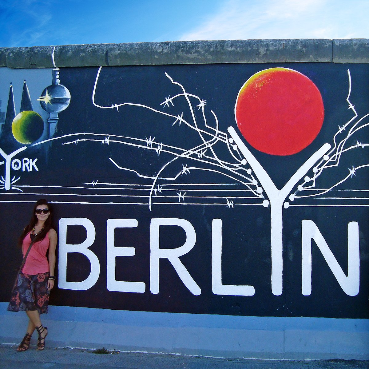 innatelygypsea's tweet photo. #Throwback to #Berlin, to commemorate the day this amazing city was reborn. 🇩🇪
⇟
#BerlinWall #9November1989 #onthisday https://t.co/yNxkMm1egl