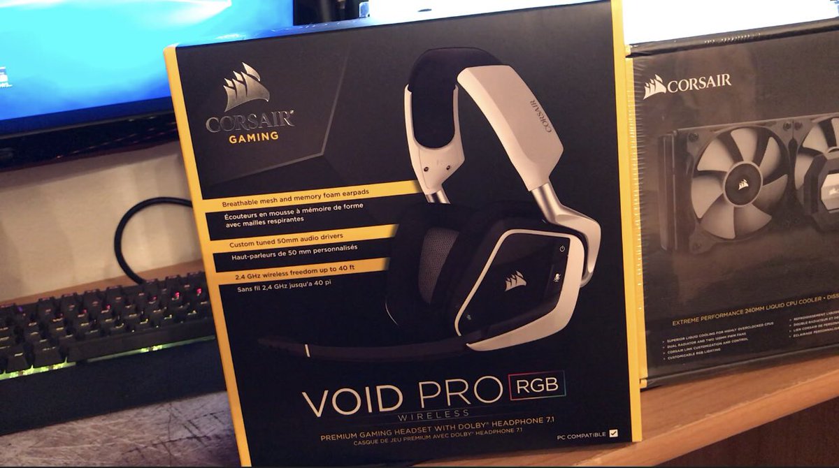 _elliestarfish's tweet photo. New gear 🎧 #corsair #voidpro #h100iv2 https://t.co/XKuRHjiIwy