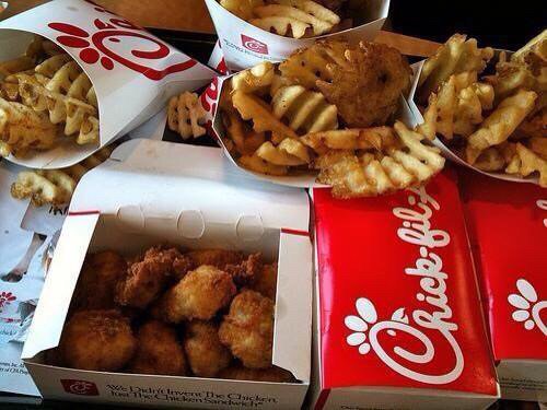 EatiiApp's tweet image. RT or like if you could go for some @ChickfilA  right now