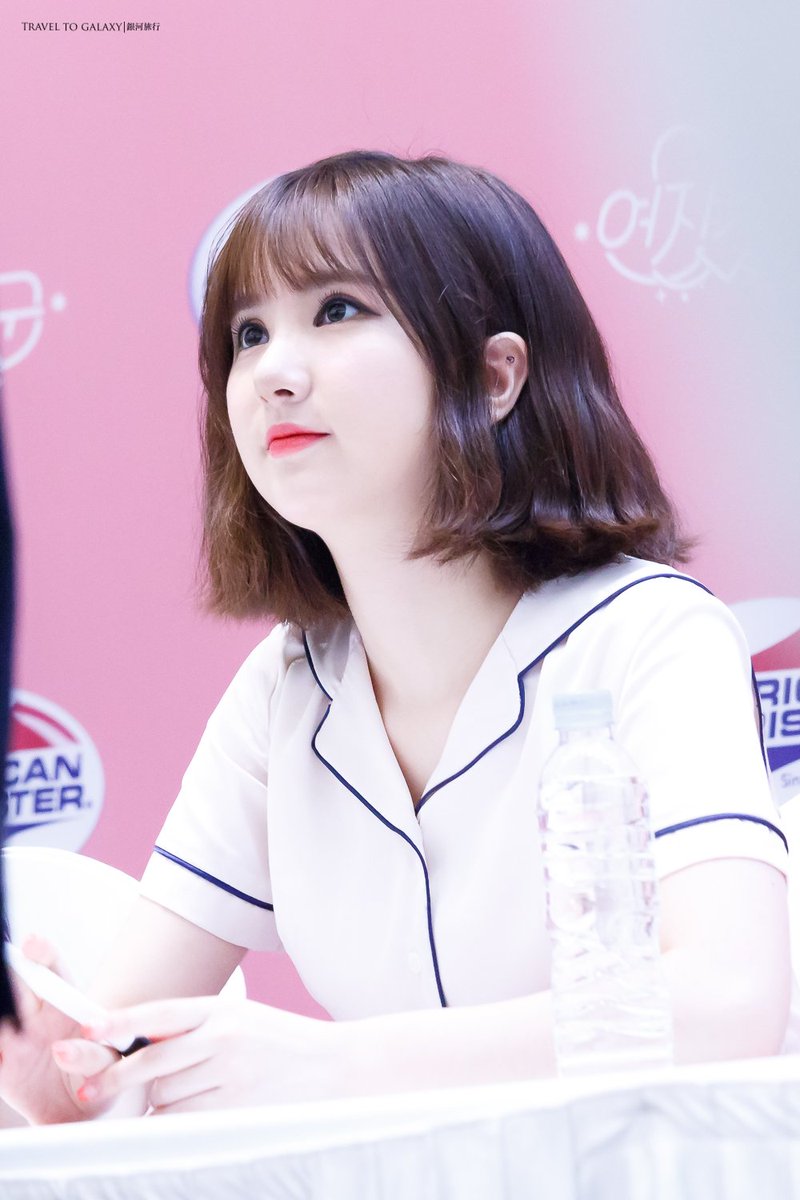 161028 아메리칸투어리스터 팬사인회 여자친구 은하(재보정)
언제쯤 다시 만나러 갈 수 있을까... 
#여자친구 #GFRIEND #은하 #ウナ