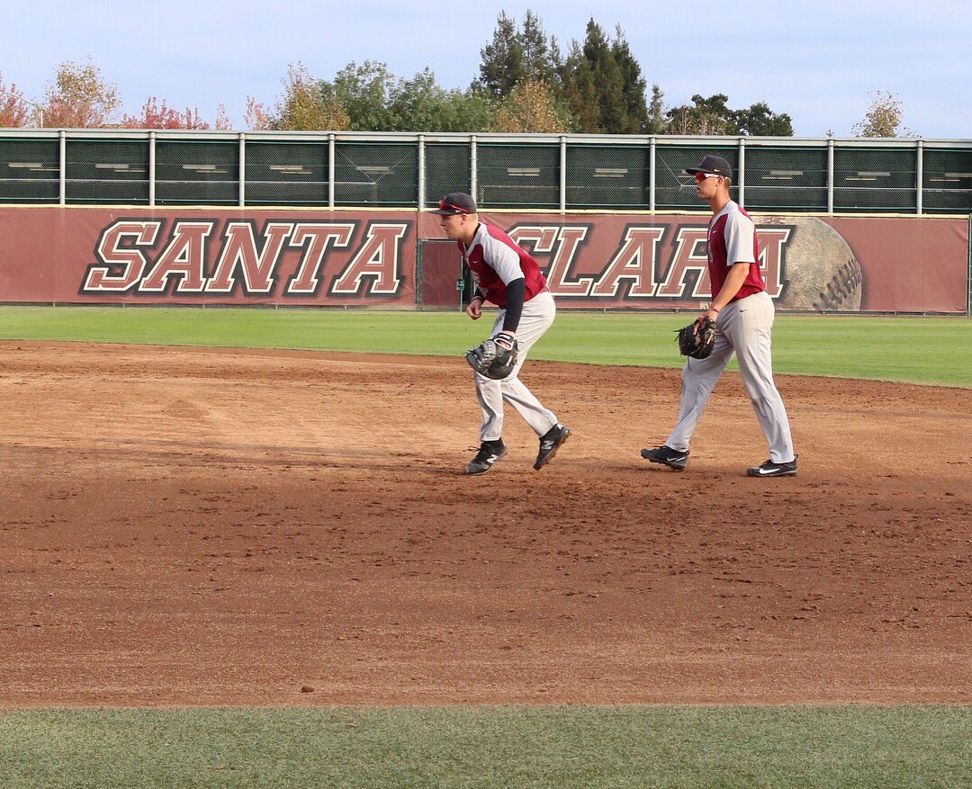 SCU_Baseball's tweet photo. Corner infielders working on their craft.  #StampedeTogether #CornerIF https://t.co/P96pA6JRTf
