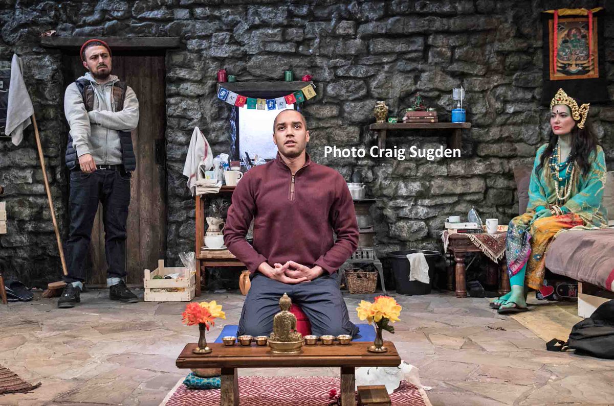 TLTreviews's tweet photo. Amber Light: The Om factor - Bhuddist chants &amp; sharp gags in spiritual comedy The Retreat @ParkTheatre https://t.co/yIxT2ulCsN @TheatreBlogRT #LDNtheatrebloggers @tygermonkey https://t.co/fRg0LFbUS9