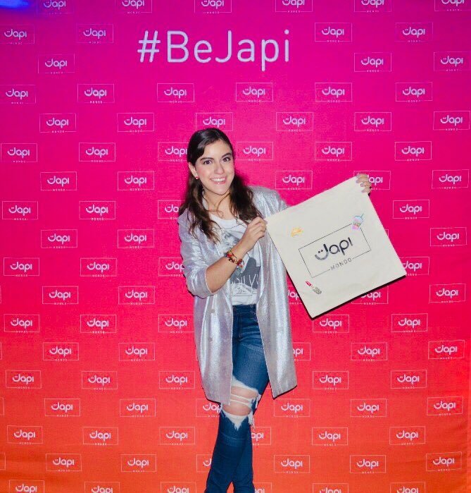 OlympiaMexico's tweet photo. Nos fuimos al lanzamiento oficial y alfombra roja de #BeJapi con nuestro talento para disfrutar de una gran noche de compras 👗 https://t.co/fR5x1cpJla