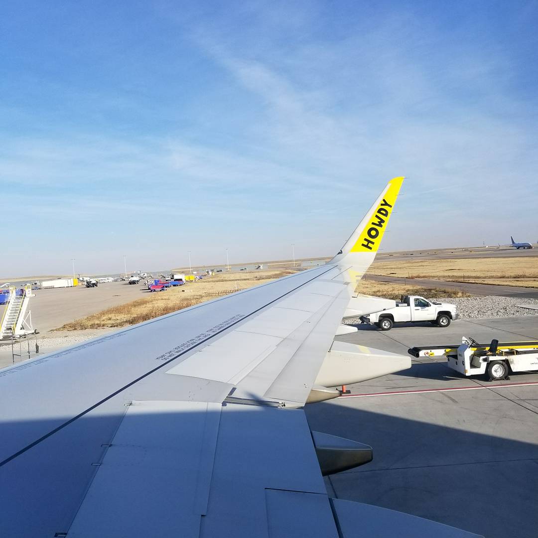DariusCottrell's tweet photo. In #Houston completed #Leg2 of #Leg3 thank you again @spiritairlines #LasVegasflightcrew/#Dallasflightcrew you guys were #laidback and #cool. #DenvertoHouston next stop #HoustontoATL #HoustontoAtlanta #actorlife #TLBWY #DCWorld #Heisgreaterthanme #DariusCottrell https://t.co/xxs3Fq40uS