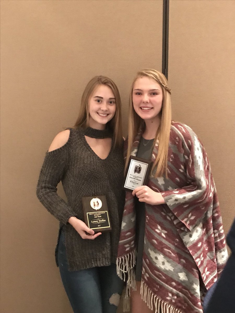 BooneCoVBALL's tweet photo. Congrats @lynseysteffen and @ericalee_1414 !! https://t.co/TetaayNn0Z
