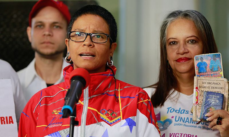 ConElMazoDando's tweet photo. José Roberto Duque: Por qué voy a Érika - https://t.co/le9POyARY8 https://t.co/jD6Xpqa5mN