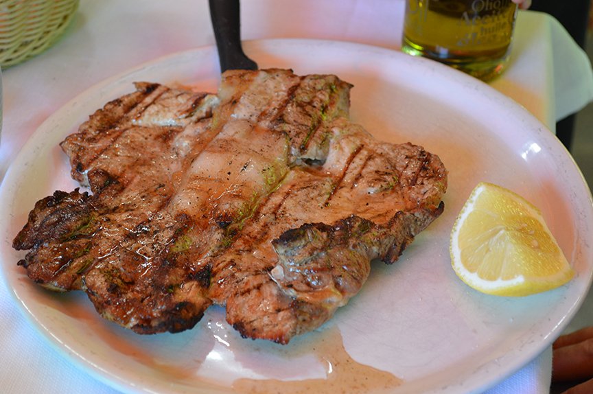 CantineC's tweet photo. Think you don't like #pork chops? Then you've never had one in #Emilia! https://t.co/zEq3tSTnBH https://t.co/VrEXOpmtM4