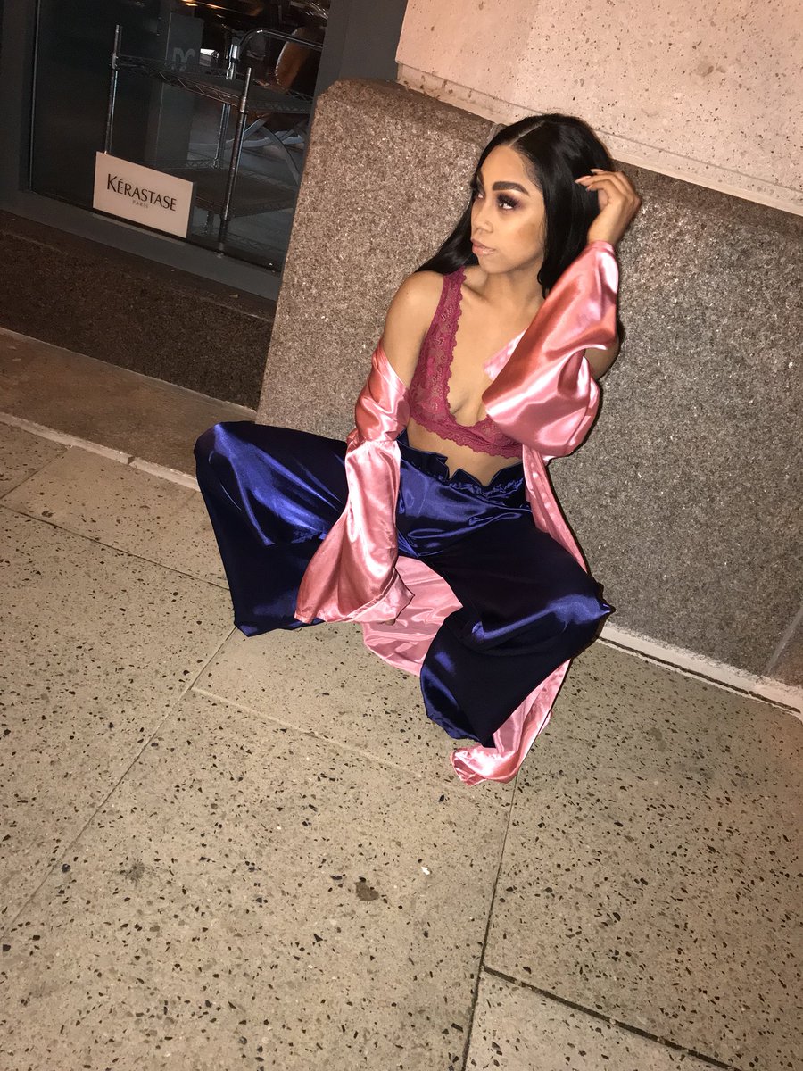 SoRose_'s tweet photo. #24 #Foxmod @theFOXMODbrand https://t.co/0nxS1wTaHt