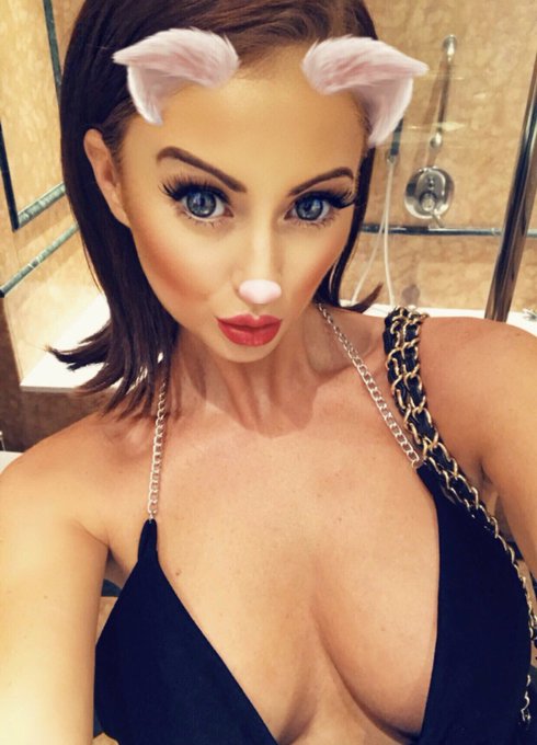 S n a p c h a t 🐰 https://t.co/QJ1y04BCYS