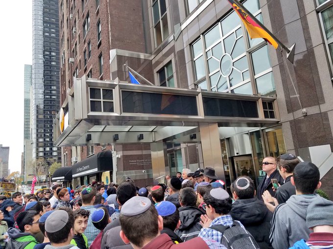 View image on Twitter