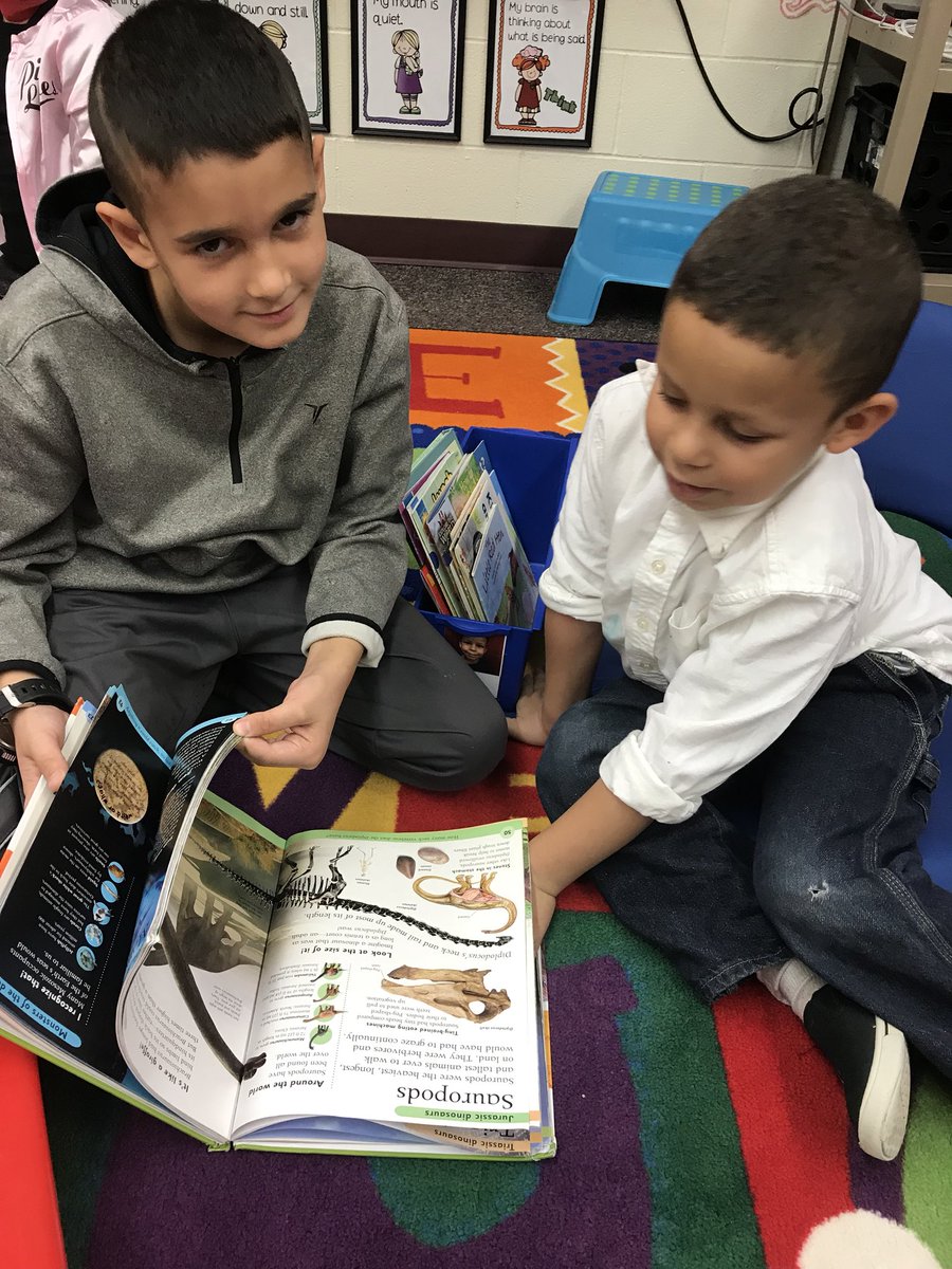LA3rdHorntvedt's tweet photo. Ending out week with reading buddies in @MissUrnessClass! https://t.co/YFJxzfcQg5
