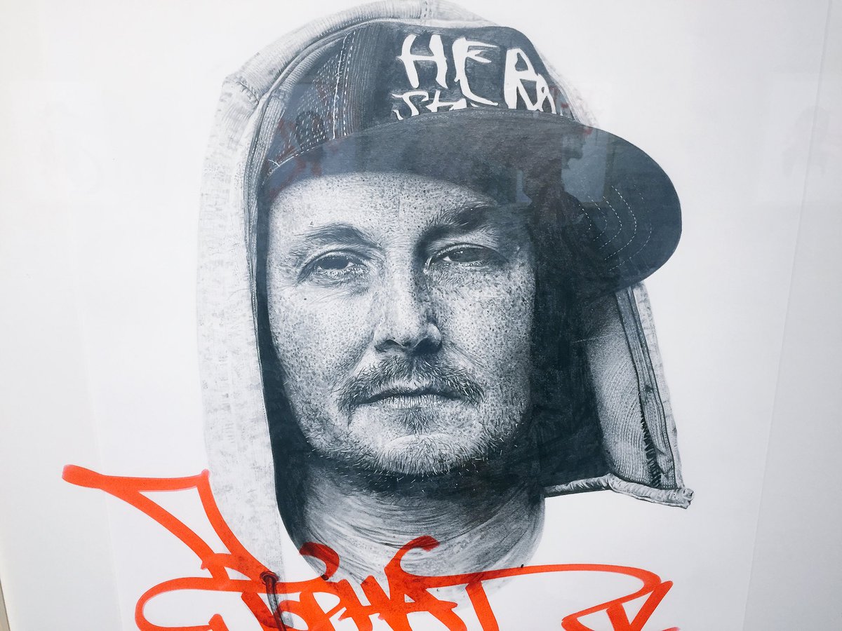 hookedblog's tweet photo. Be sure to visit ‘NOBODY’ over the weekend, the inaugural solo show by #AlexChappell @StolenSpaceLDN Gallery. Featuring the faces of #Eine #Dface #Tizer #ConorHarrington &amp; more. #Graffiti #Streetart #Exhibition in #London https://t.co/FcgqmquqXP