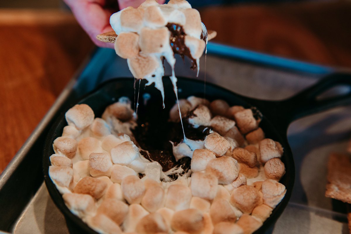 TennesseeTacoCo's tweet photo. Because S'mores are awesome 😋🔥🍫 #CreatingSmiles #deliciousdesserts 
#memphisfood 
#tennesseetacocompany https://t.co/qdrUyxZ9C2