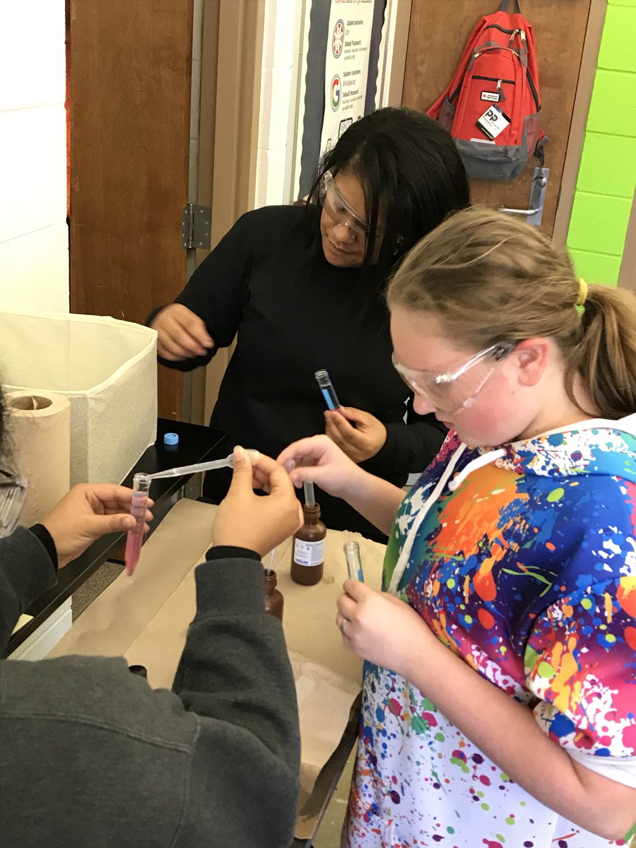 kacklin06's tweet photo. Isolating DNA with my lovely @pipkin8thgrade students @PipkinR12. #DNANecklaces @PLTWorg #piratepride https://t.co/2EPoPx1RTi