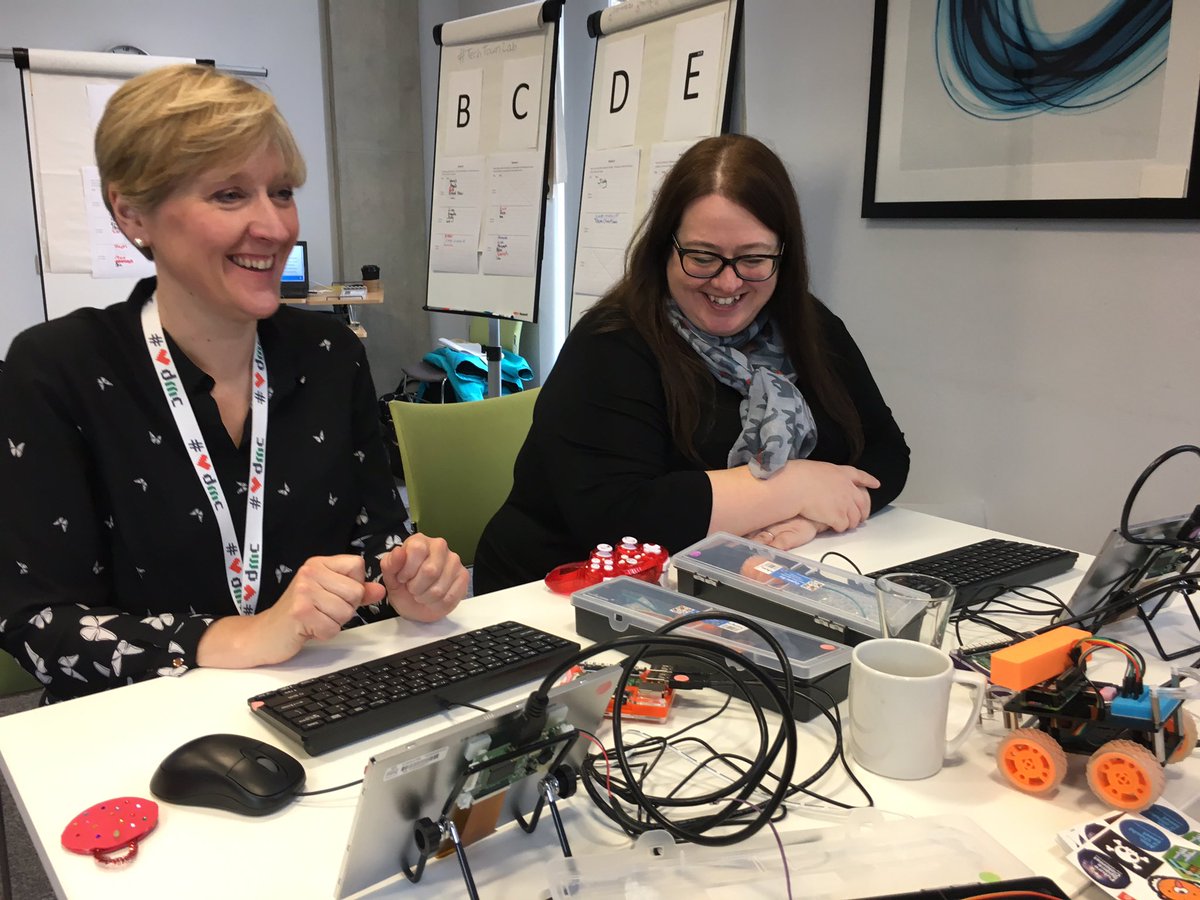 ceribatchelder's tweet photo. It really was a #fablab today, thank you so much @BusyBlackBee @nicolatiffany @craigburgess @tanurai @STEMDiscovery Smiles all round π #tech #creative #maker sessions #TechTownLab https://t.co/8CFTVHkEE1