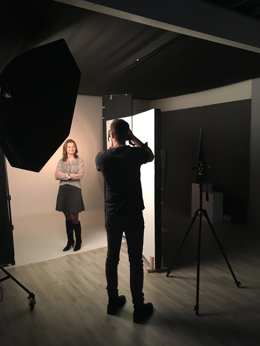 BLINCKschoon's tweet photo. #Fotoshoot dag 2; ons team van #uitblinkers op de foto bij #Studio87. Thanks Remco, ze staan er prachtig op! Check binnenkort onze #website https://t.co/o6YEinWxcl #Schoonmaakbedrijf #Blinck https://t.co/IpFhgDOEUP