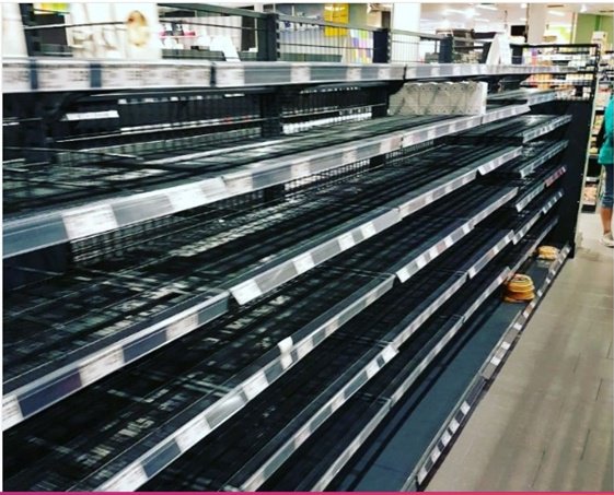 JohannesBuckler's tweet image. In Germania qualcuno vuole solo prodotti tedeschi. Il supermercato Edeka di Amburgo ha lasciato sugli scaffali per un giorno solo prodotti tedeschi.