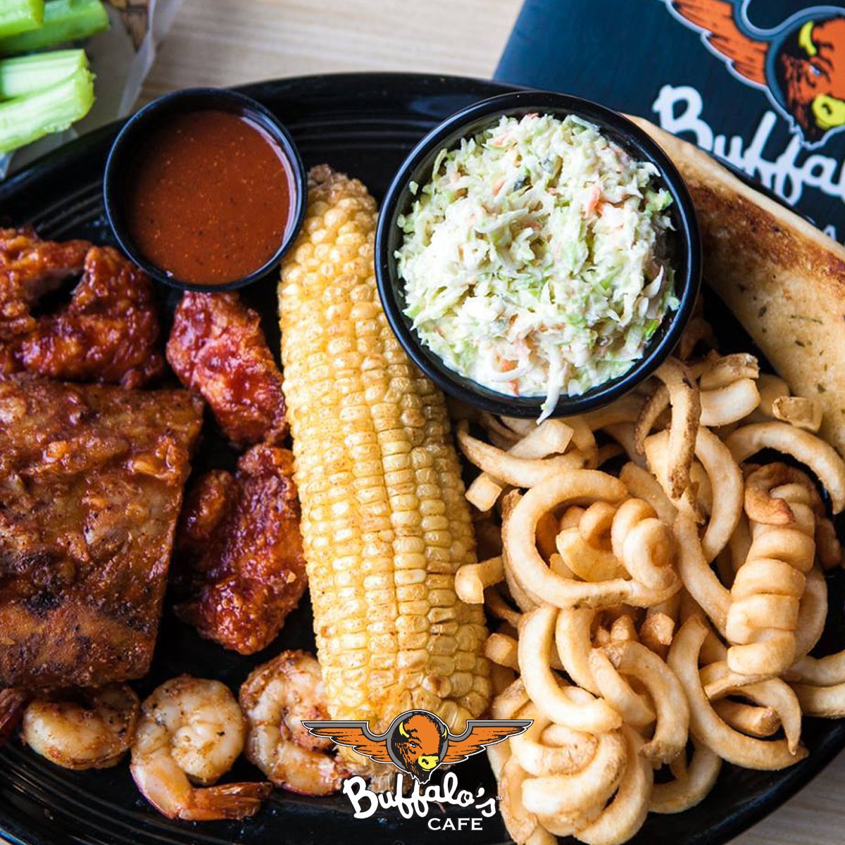 BuffalosHiram's tweet photo. Ummm.... Yes, please. 🤤
#BuffalosCafe 
#BigRoundUp
#DinnerTime
#ThirstyThursday
#Delish https://t.co/vXtUovassx