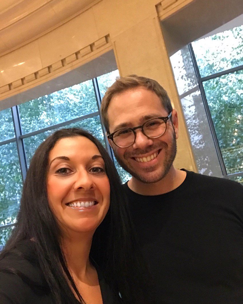 #Pitchmystartup : <a href="/AURORECRESPIN/">AURORE CRESPIN</a> Co-fondatrice de coop-time.fr et <a href="/JeremyNavon/">Jeremy Navon</a> THE BEST COACH OF THE WORLD !!! #wework #pitch #innovation #startup
