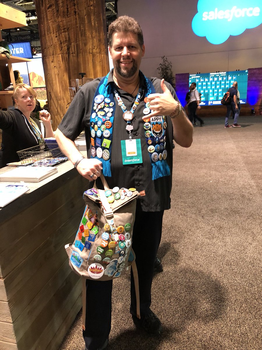 Andrea_Beth11's tweet photo. This man is my @dreamforce idol! #DF17 #MOARswag #PinForce https://t.co/wJWDRST0c1