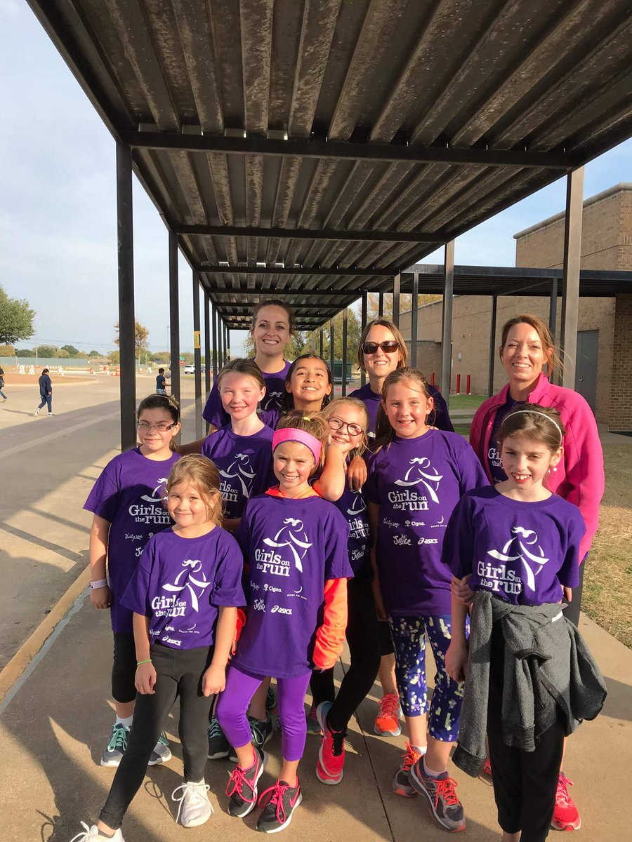 Charlot72246864's tweet photo. GOTR 5K run training.  Our coaches ROCK https://t.co/XXPMXSDkou